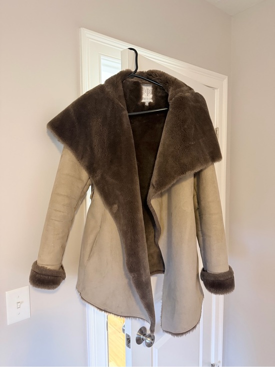 Jennifer Lopez Jackets & Blazers - Jennifer Lopez Faux Shearling Waterfall Coat – Size M
